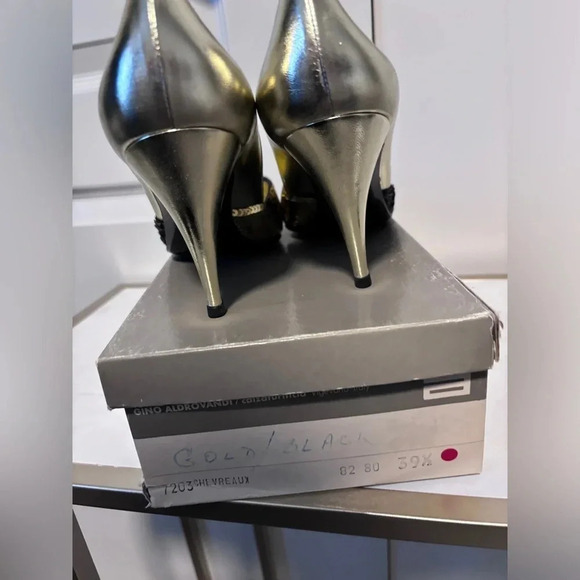 Marek by Gino Aldrovandi | Leather Black & Gold Sequin  Pumps | Size 39.5 - Picture 4 of 11